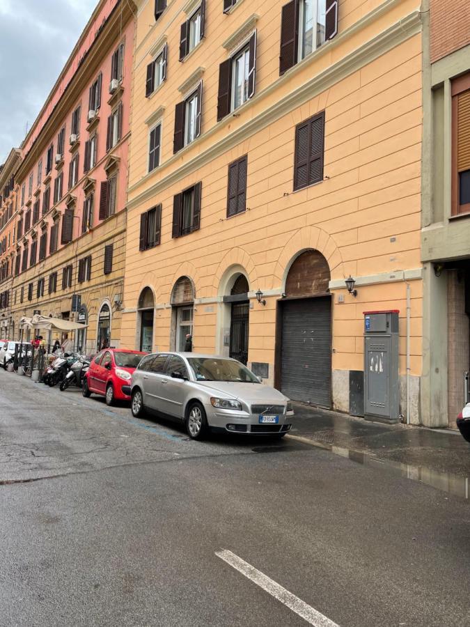 Apartment Elegant Apt-typical Palazzina Pz Alessandria Rom